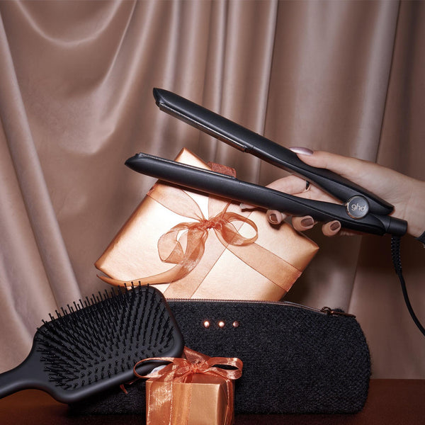 ghd Gold Hair Straightener Festive Gift Set in Black (worth £261)