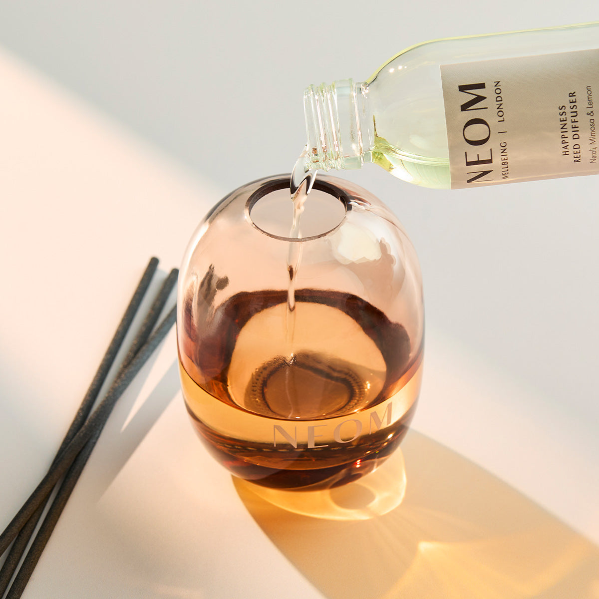 NEOM Happiness Reed Diffuser 100ml - Thumbnail 5