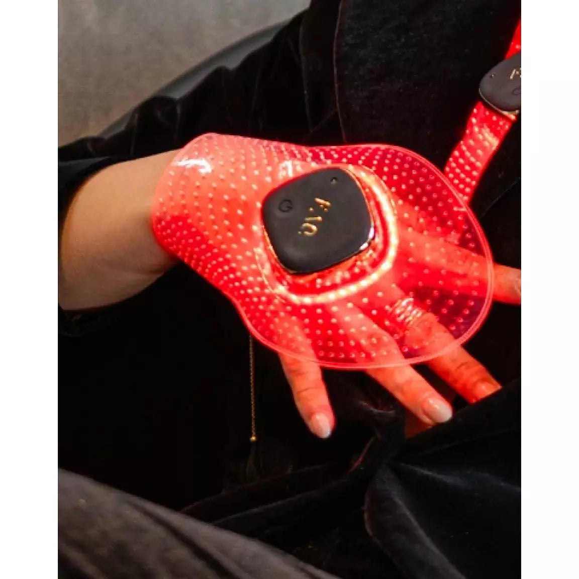 FOREO FAQ 221 Anti-Aging LED Hand Mask