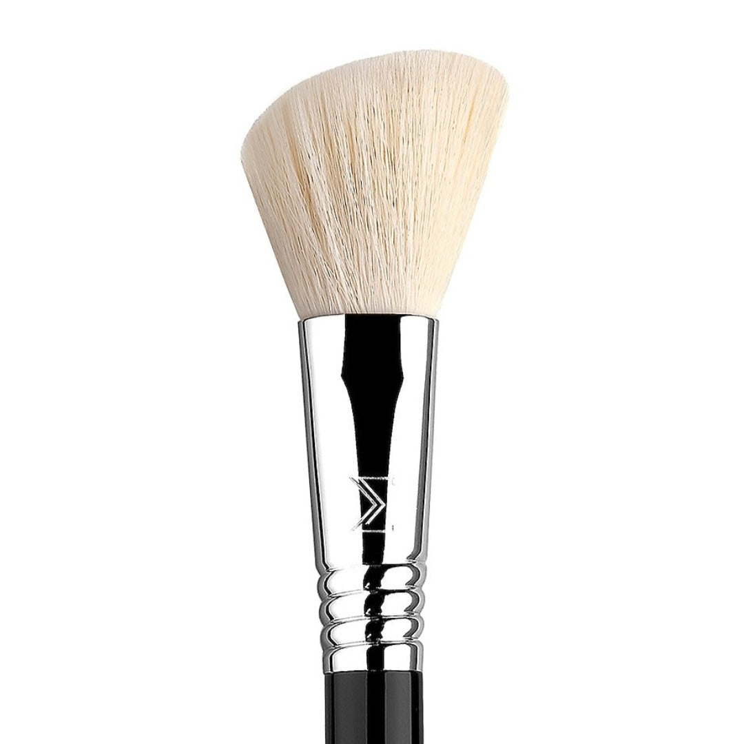 a closeup of a Sigma Beauty F40 - Large Angled Contour Brush