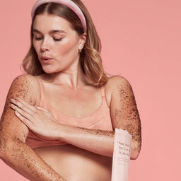 a women applying the scrub